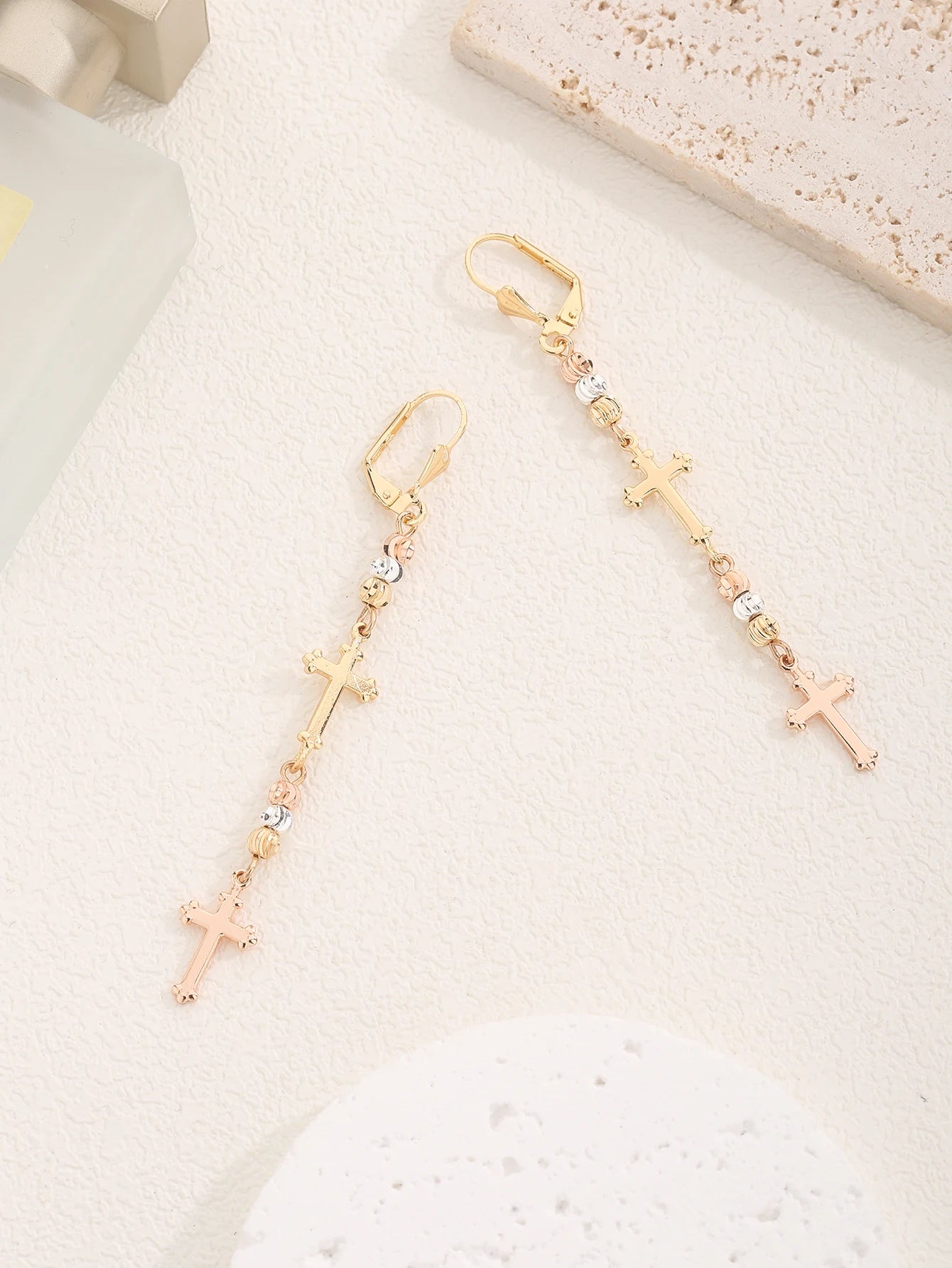 Bijoux Chrétiens - Bboucles d'oreilles tricolores en forme de croix et perles de prière, adaptées aux fêtes et aux mariages