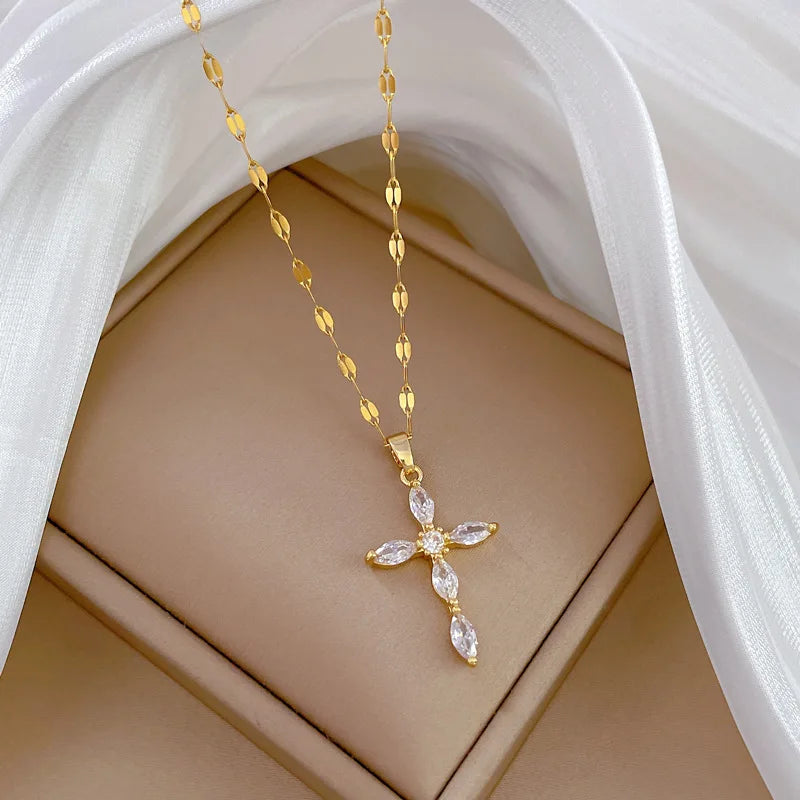 Bijoux Chrétiens - Collier avec croix et pierres micro-incrustée, chaîne  en acier inoxydable