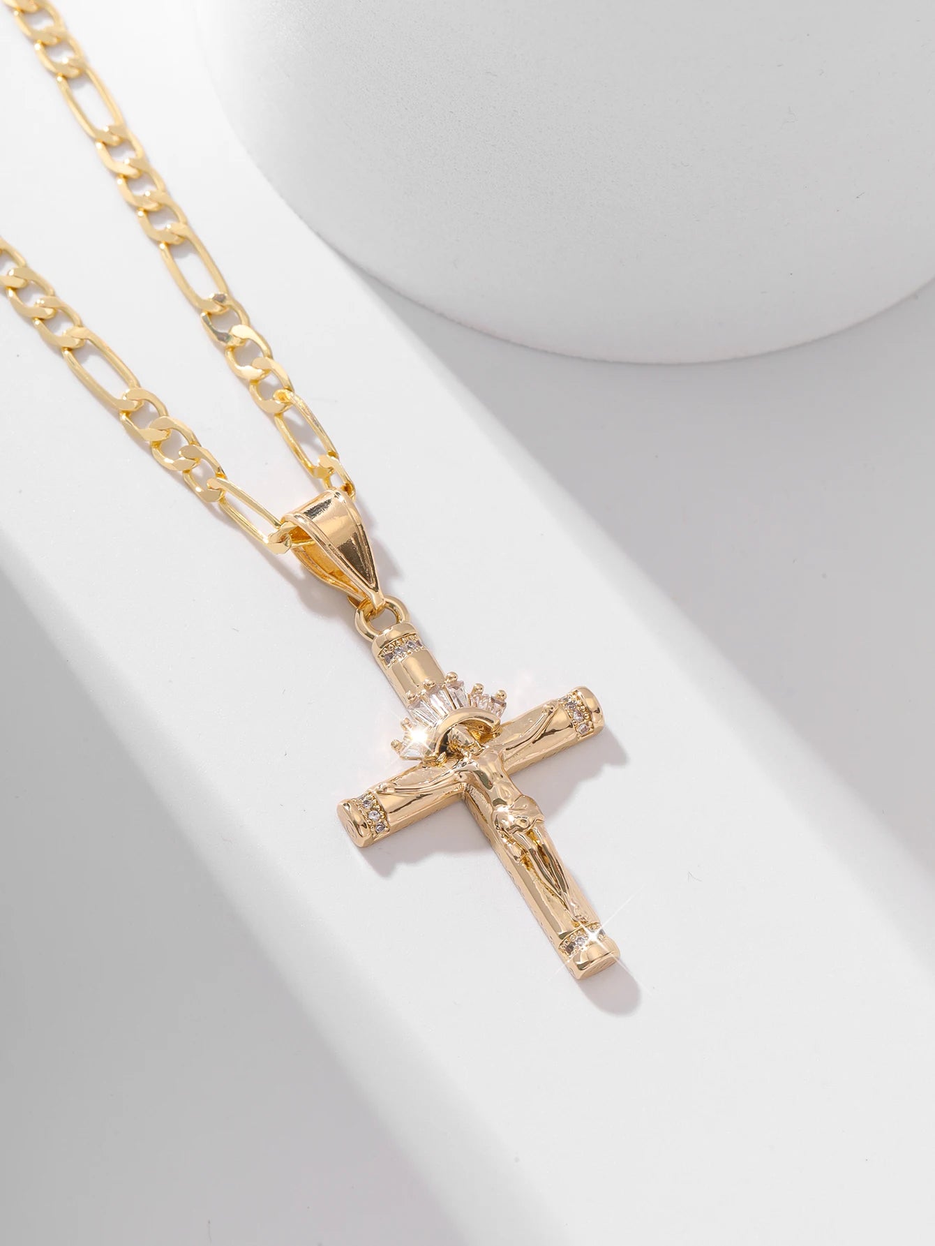 Bijoux Chrétiens - Collier avec pendentif croix en zircon incrusté de Jésus-Christ