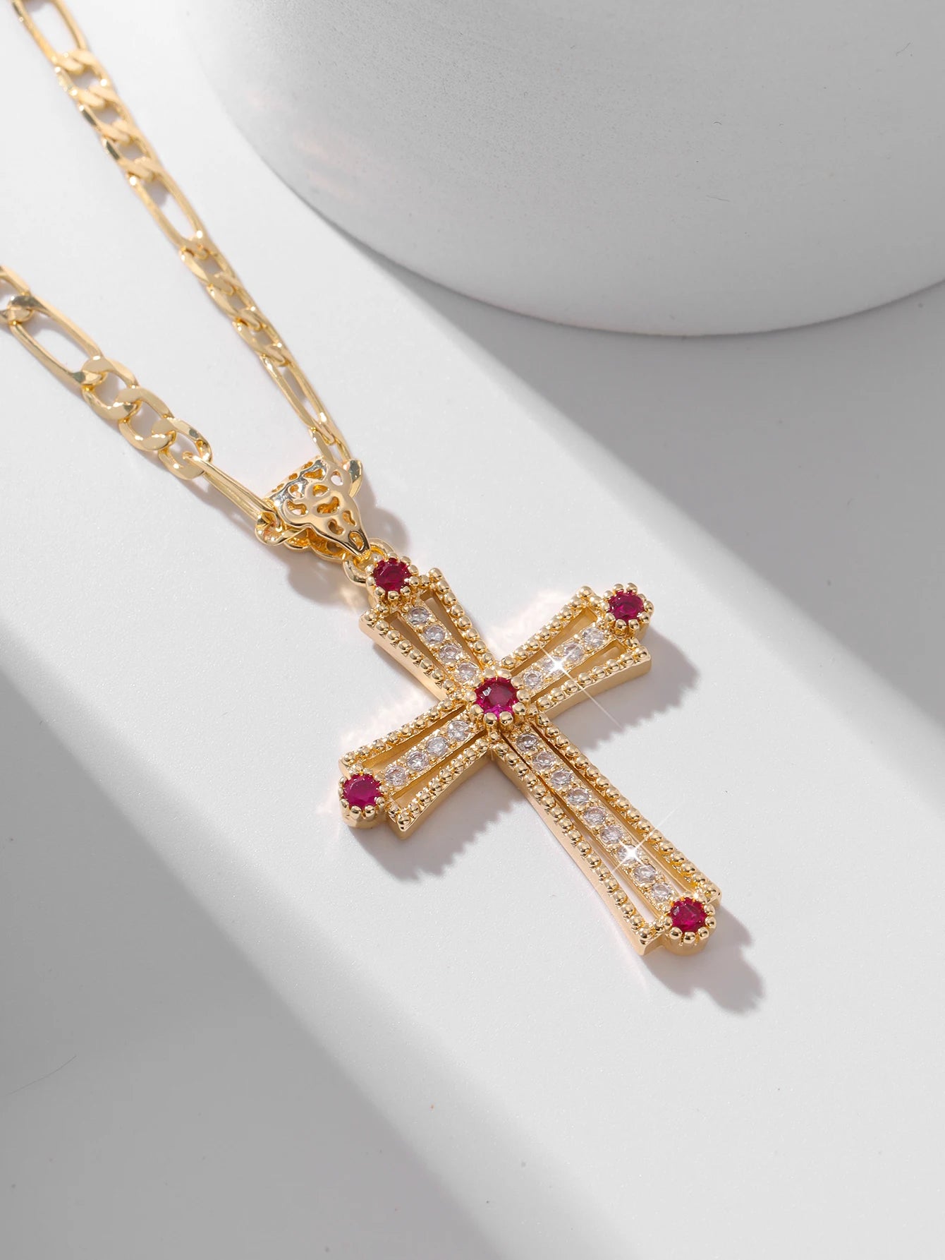 Bijoux Chrétiens - Collier avec pendentif croix en zircon rose et violet pour femme