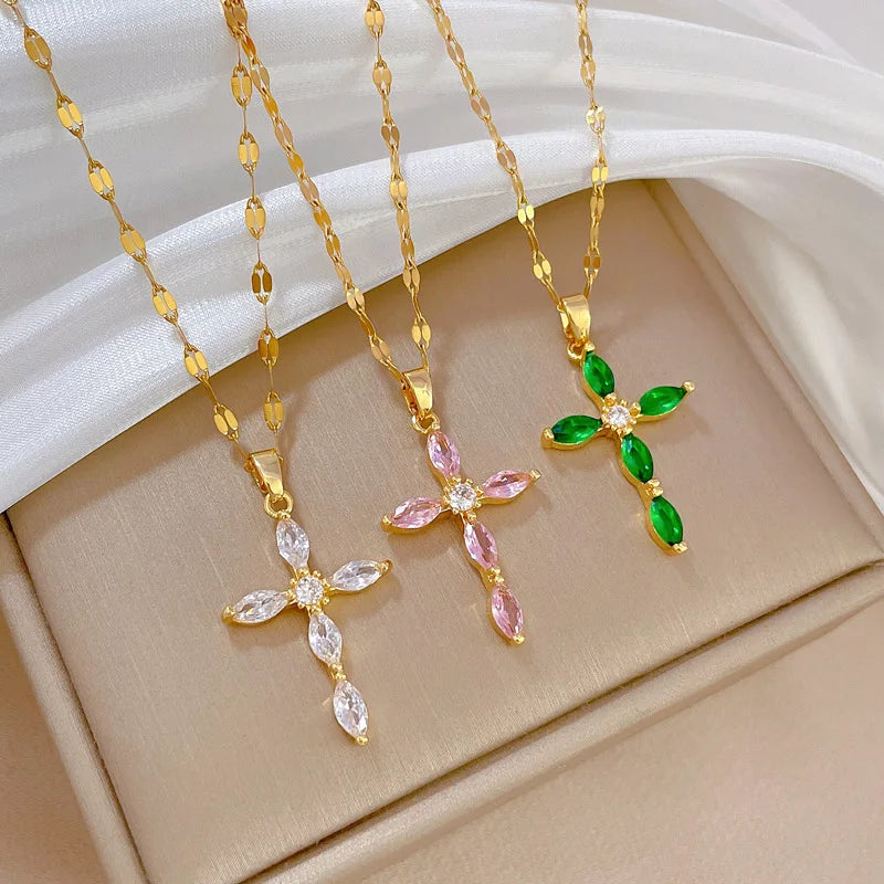 Bijoux Chrétiens - Collier avec croix et pierres micro-incrustée, chaîne  en acier inoxydable